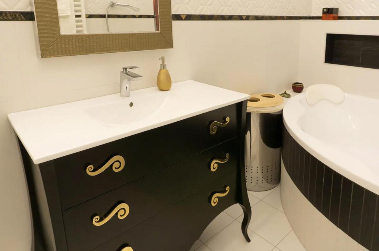 Premium Apartment By Hi5 - Lendvay Palace Budapest Exteriör bild