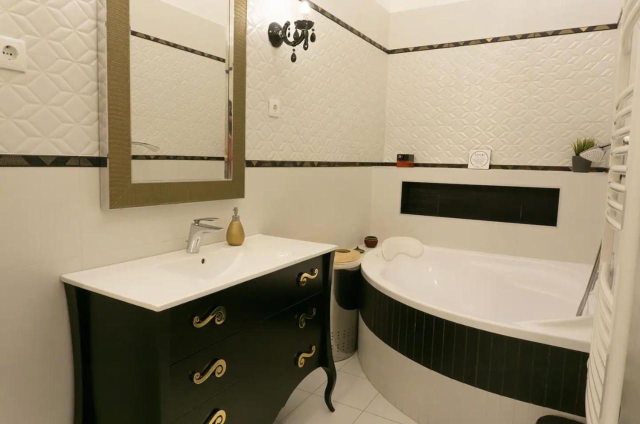 Premium Apartment By Hi5 - Lendvay Palace Budapest Exteriör bild
